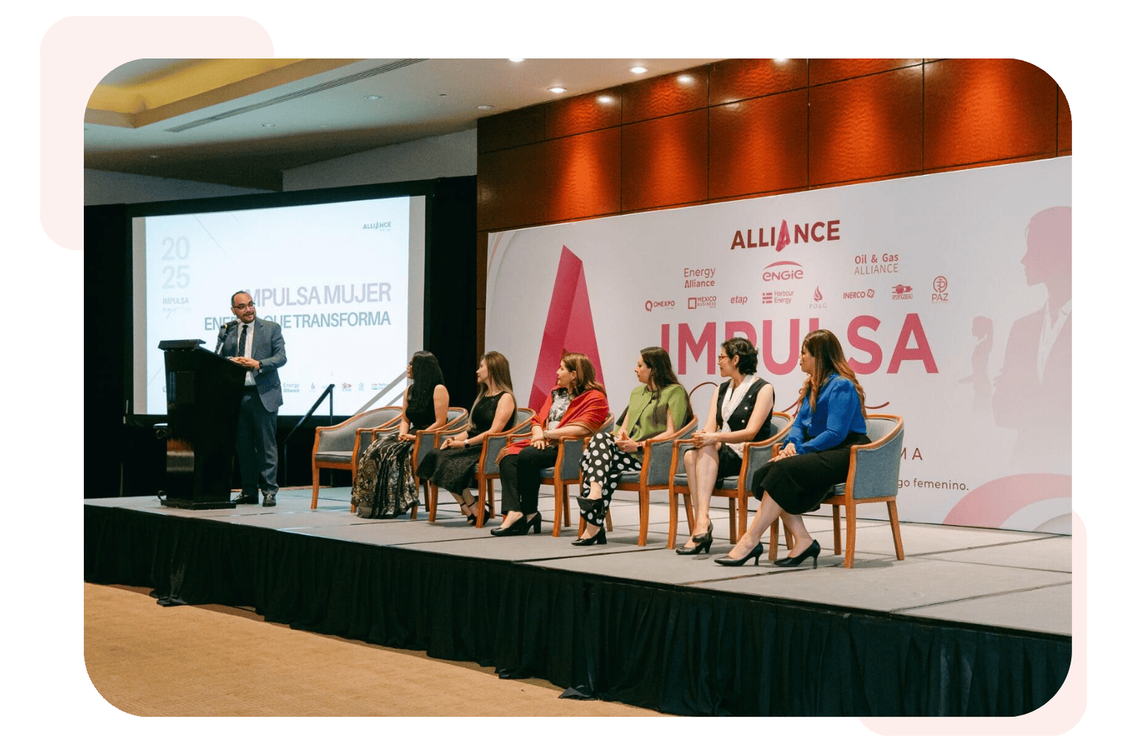 Red de mujeres líderes fortaleciendo conexiones estratégicas